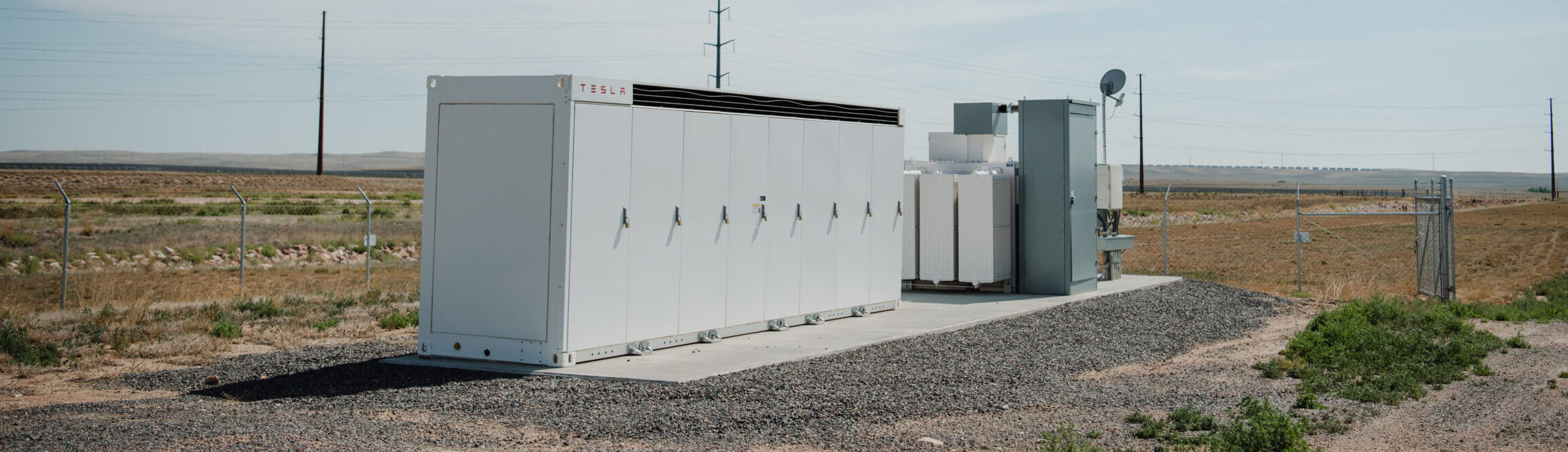 Battery storage unit in a field